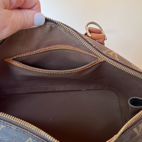 Louis Vuitton Alma **AUTHENTIC** - Picture 10 of 13